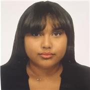 Estudiante universitaria del grado en derecho con experiencia en el cuidado, refuerzo y la enseñanza particular de idiomas (inglés y español) a niños de diverso rango de edad.